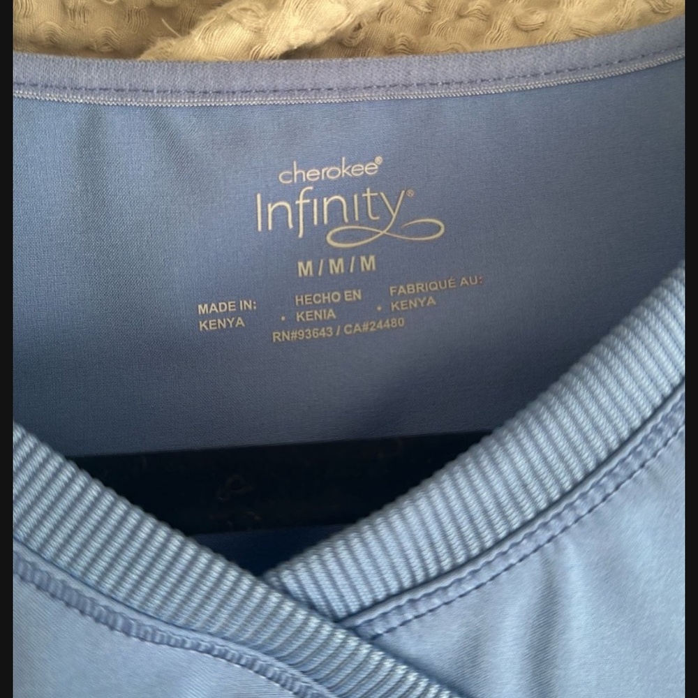 Petite Scrubs, Cherokee Infinity - image 2